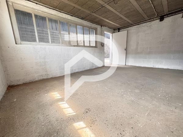 Entrepôt / Local industriel 309 m2