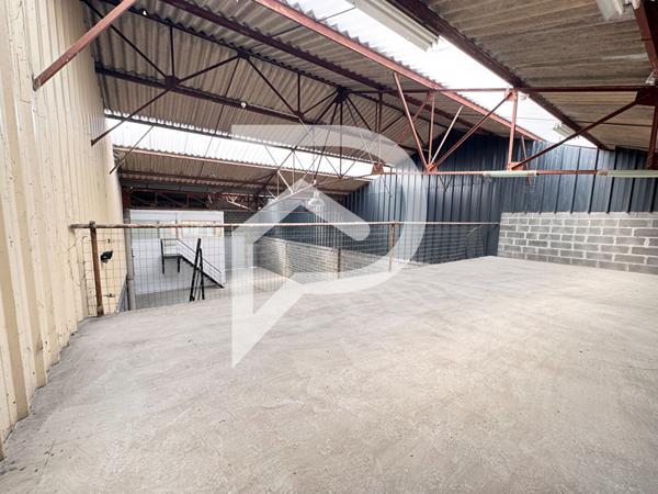 Entrepôt / Local industriel 309 m2