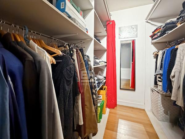 Appartement Montreuil 3 pièce(s) 65.57 m2 avec balcon, cave et parking