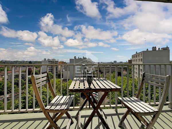 Appartement Montreuil 3 pièce(s) 65.57 m2 avec balcon, cave et parking