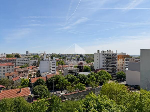 Appartement Montreuil 3 pièce(s) 65.57 m2 avec balcon, cave et parking