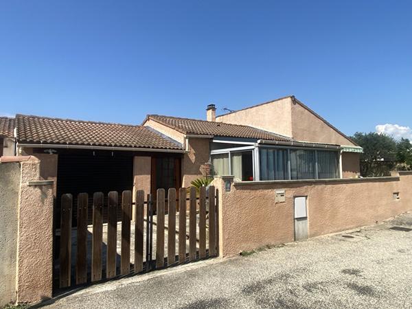 EXCLUSIVITÉ À ORANGE : Maison de plain-pied au calme avec grand garage !