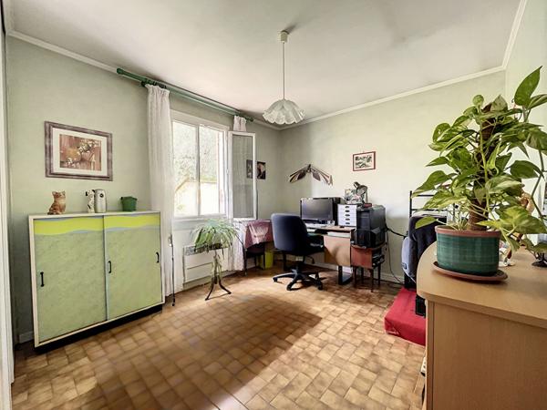 EXCLUSIVITÉ À ORANGE : Maison de plain-pied au calme avec grand garage !