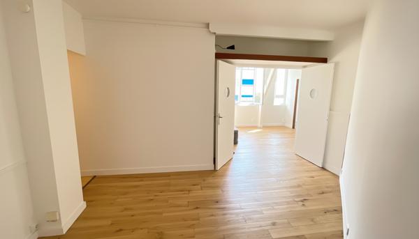 Buttes Chaumont, métro Botzaris, T2 de 36 m² avec ascenseur et cave 75019