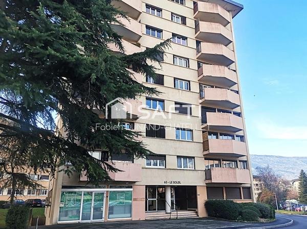 Appartement 2 pièces avec balcon, cave et garage.