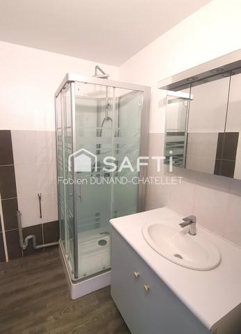 Appartement 2 pièces avec balcon, cave et garage.