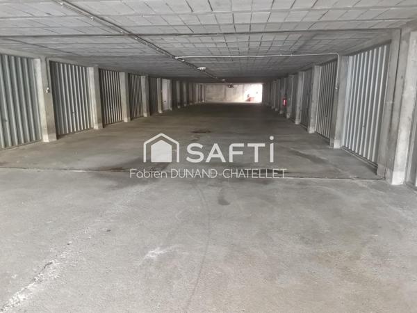 Appartement 2 pièces avec balcon, cave et garage.