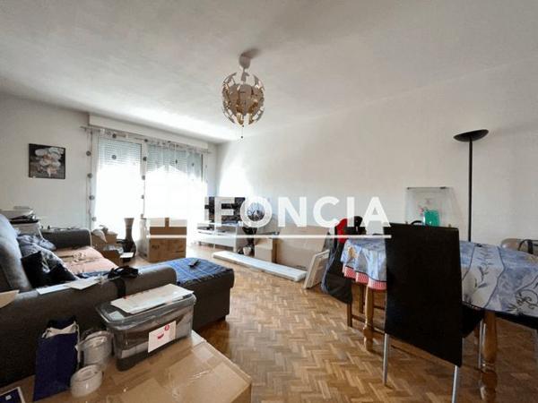 Location Appartement 4 pièces 71.7 m² - 46 RUE HENRI BARBUSSE Lyon 69008