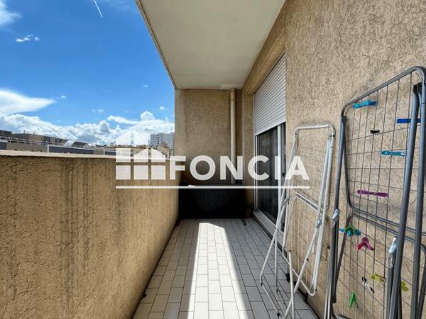 Location Appartement 4 pièces 71.7 m² - 46 RUE HENRI BARBUSSE Lyon 69008