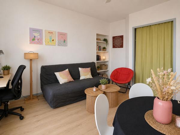 Appartement Laval 2 pièces face Mayenne, avec Parking privatif