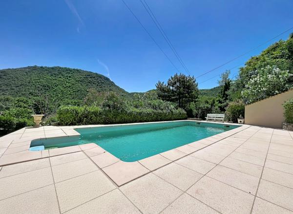 Ardèche - Maison individuelle avec piscine et vue