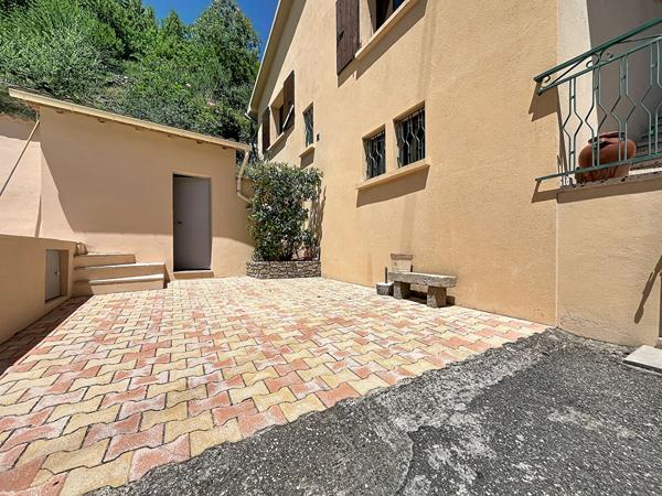Ardèche - Maison individuelle avec piscine et vue