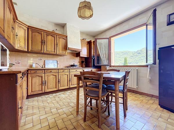 Ardèche - Maison individuelle avec piscine et vue