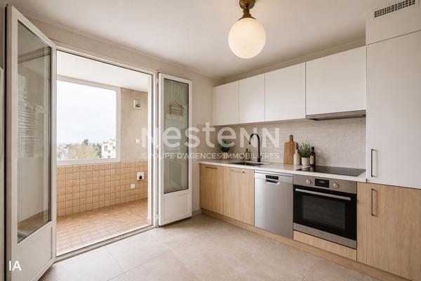Appartement T4 BRON  3 chambres - Dernier étage - Traversant & lumineux - Cave - 69500 BRON