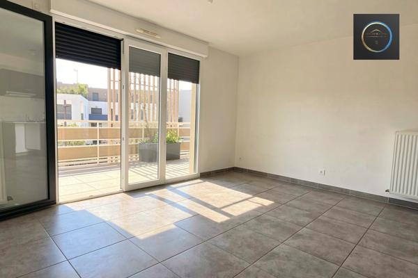 secteur SABINES, T2 DE 38 M2 terrasse de 15 m2 avec garage, ascenseur