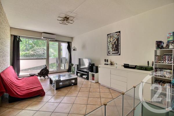 Appartement F4 à vendre  4 pièces - 79,29 m 2   PESSAC  - 33
