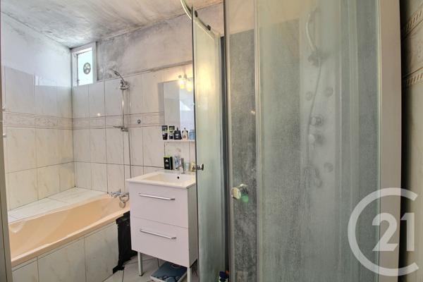 Appartement F4 à vendre  4 pièces - 79,29 m 2   PESSAC  - 33