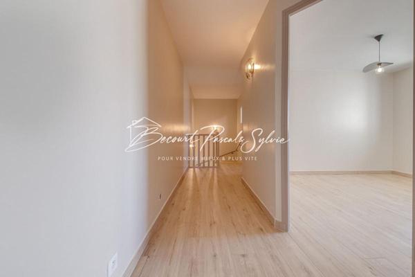 Maison de ville -T5 126 m2 Carpentras 84200 proximité Gare SNCF