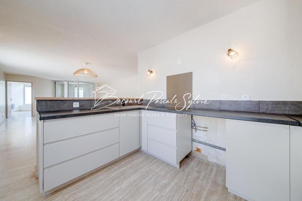 Maison de ville -T5 126 m2 Carpentras 84200 proximité Gare SNCF