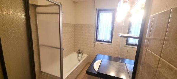 BEAU POTENTIEL POUR CETTE MAISON A RAFFAICHIR - 3 CHAMBRES