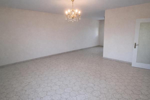 BEAU POTENTIEL POUR CETTE MAISON A RAFFAICHIR - 3 CHAMBRES