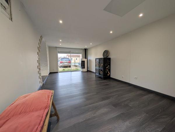 Maison de plain-pied avec jardin à Champagne Saint Hilaire