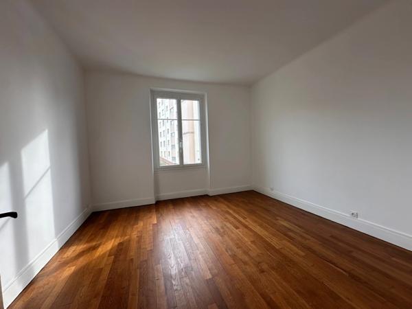 DIJON VICTOR HUGO/MONTCHAPET APPARTEMENT SUPERBEMENT RÉNOVÉ DE 88,45 m2