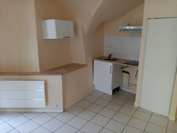 Appartement Vic Le Comte loué