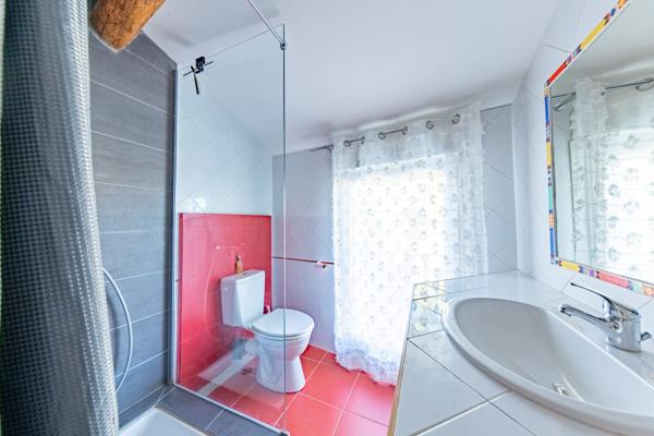 Candillargues (34130) Exclusivité -Candillargues-Centre ville- Maison 191 M² en R+2 -7 Piéces , 4 Chambres -Cour, Terrasse et Jardin