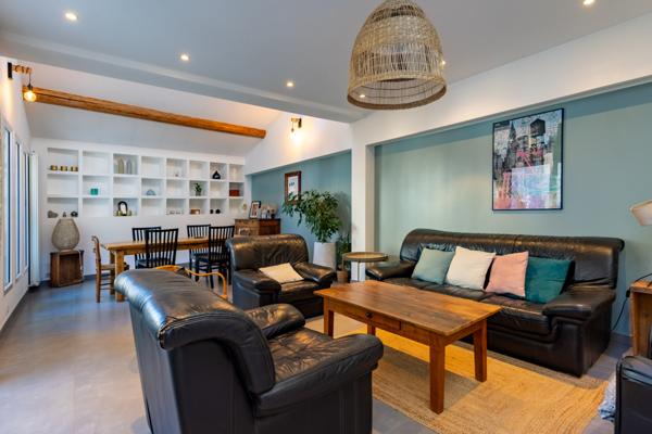 Candillargues (34130) Exclusivité -Candillargues-Centre ville- Maison 191 M² en R+2 -7 Piéces , 4 Chambres -Cour, Terrasse et Jardin