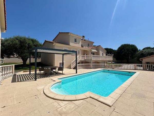 Maison - 7 pièces - 293 m²