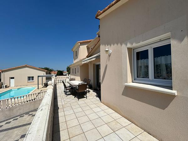 Maison - 7 pièces - 293 m²