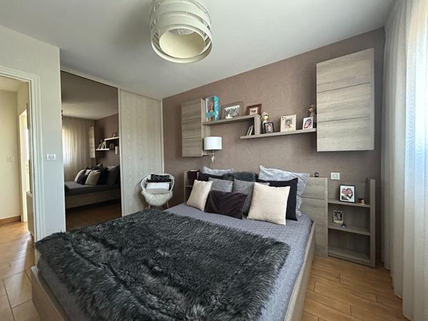 Maison - 7 pièces - 293 m²