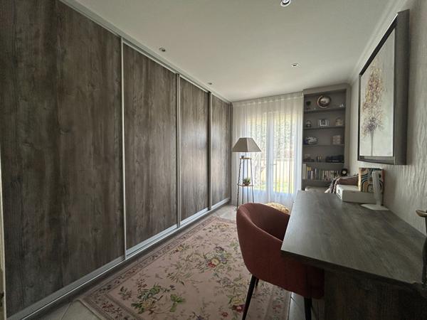 Maison - 7 pièces - 293 m²