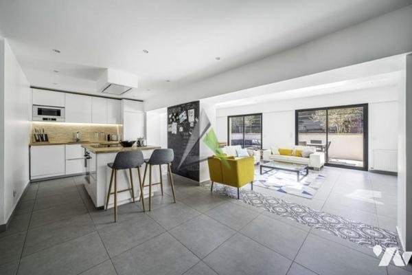 Clamart - "Jardin Parisien" - Maison sur 3 niveaux avec jardin, terrasse, garage