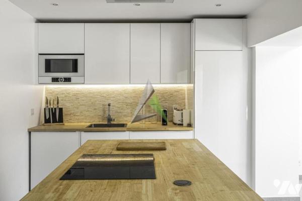 Clamart - "Jardin Parisien" - Maison sur 3 niveaux avec jardin, terrasse, garage