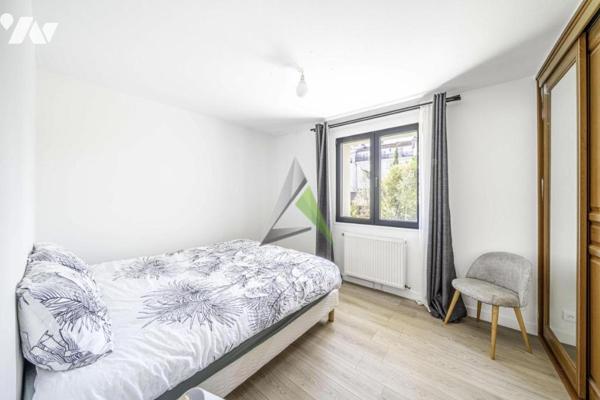 Clamart - "Jardin Parisien" - Maison sur 3 niveaux avec jardin, terrasse, garage