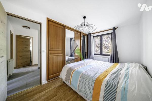 Clamart - "Jardin Parisien" - Maison sur 3 niveaux avec jardin, terrasse, garage