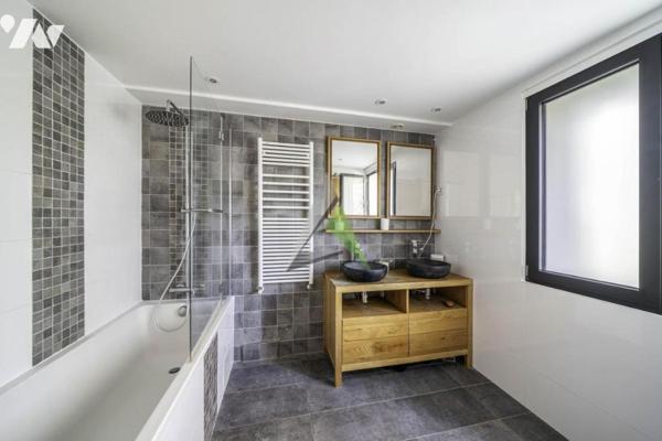 Clamart - "Jardin Parisien" - Maison sur 3 niveaux avec jardin, terrasse, garage