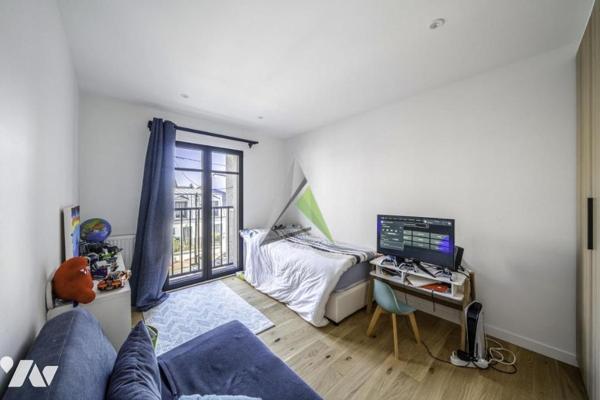 Clamart - "Jardin Parisien" - Maison sur 3 niveaux avec jardin, terrasse, garage