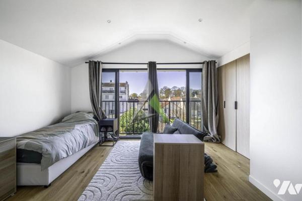 Clamart - "Jardin Parisien" - Maison sur 3 niveaux avec jardin, terrasse, garage