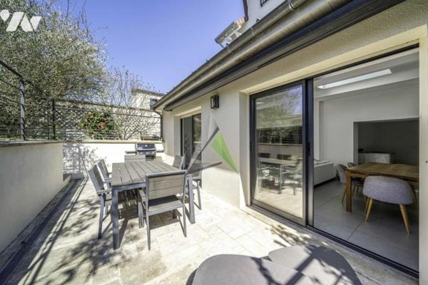 Clamart - "Jardin Parisien" - Maison sur 3 niveaux avec jardin, terrasse, garage