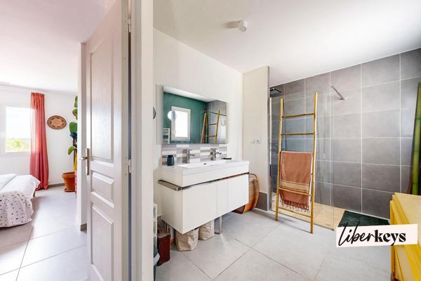CALVISSON - VILLA 112 m2 - 3 chambre -  Piscine