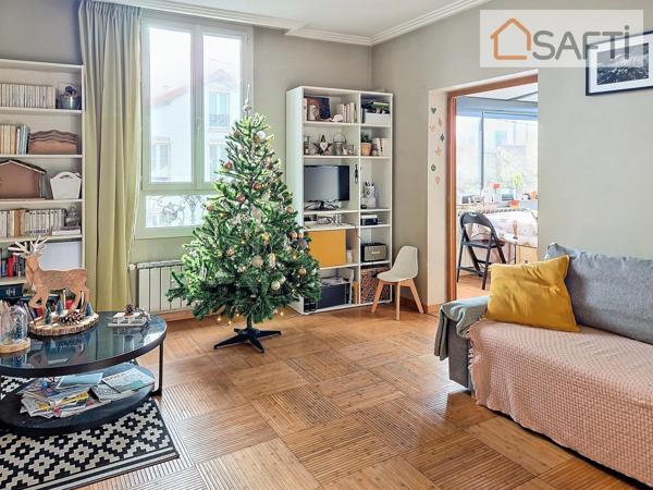 Grand T2 possibilité T3  baigné de lumière.