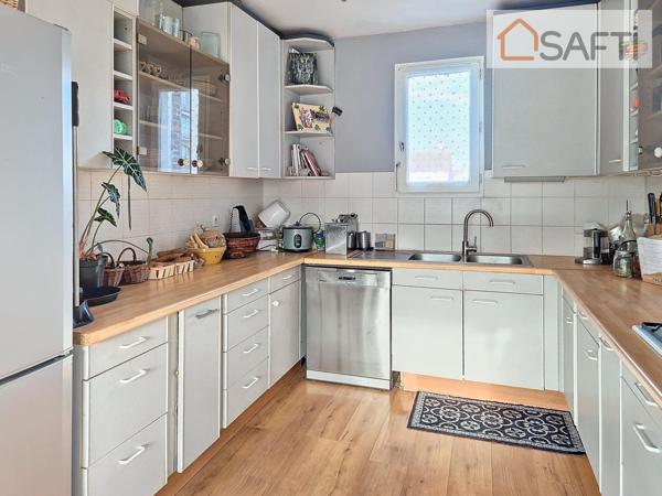 Grand T2 possibilité T3  baigné de lumière.