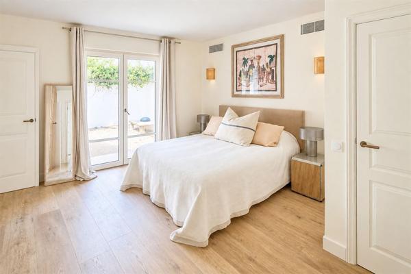 Vente Maison provençale de luxe Plascassier 8 Pièces 317.49 m²