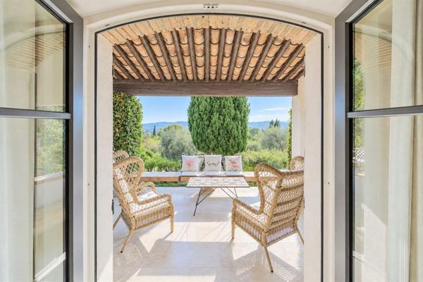 Vente Maison provençale de luxe Plascassier 8 Pièces 317.49 m²