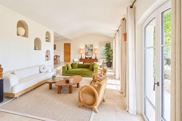Vente Maison provençale de luxe Plascassier 8 Pièces 317.49 m²