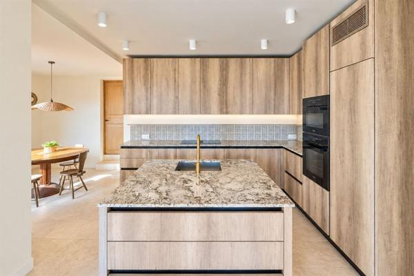 Vente Maison provençale de luxe Plascassier 8 Pièces 317.49 m²