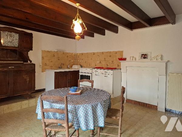 MAISON AVEC VUE SUR LA RIVIERE ET LE PONT